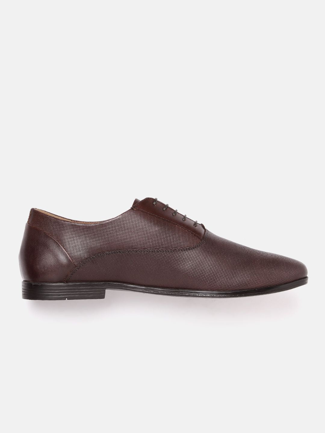  Van Heusen Men Leather Textured Formal Oxfords