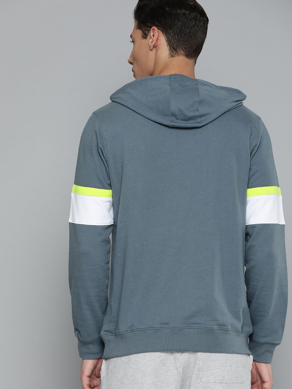 Slazenger Men Grey Printed Hooded Sweatshirt
