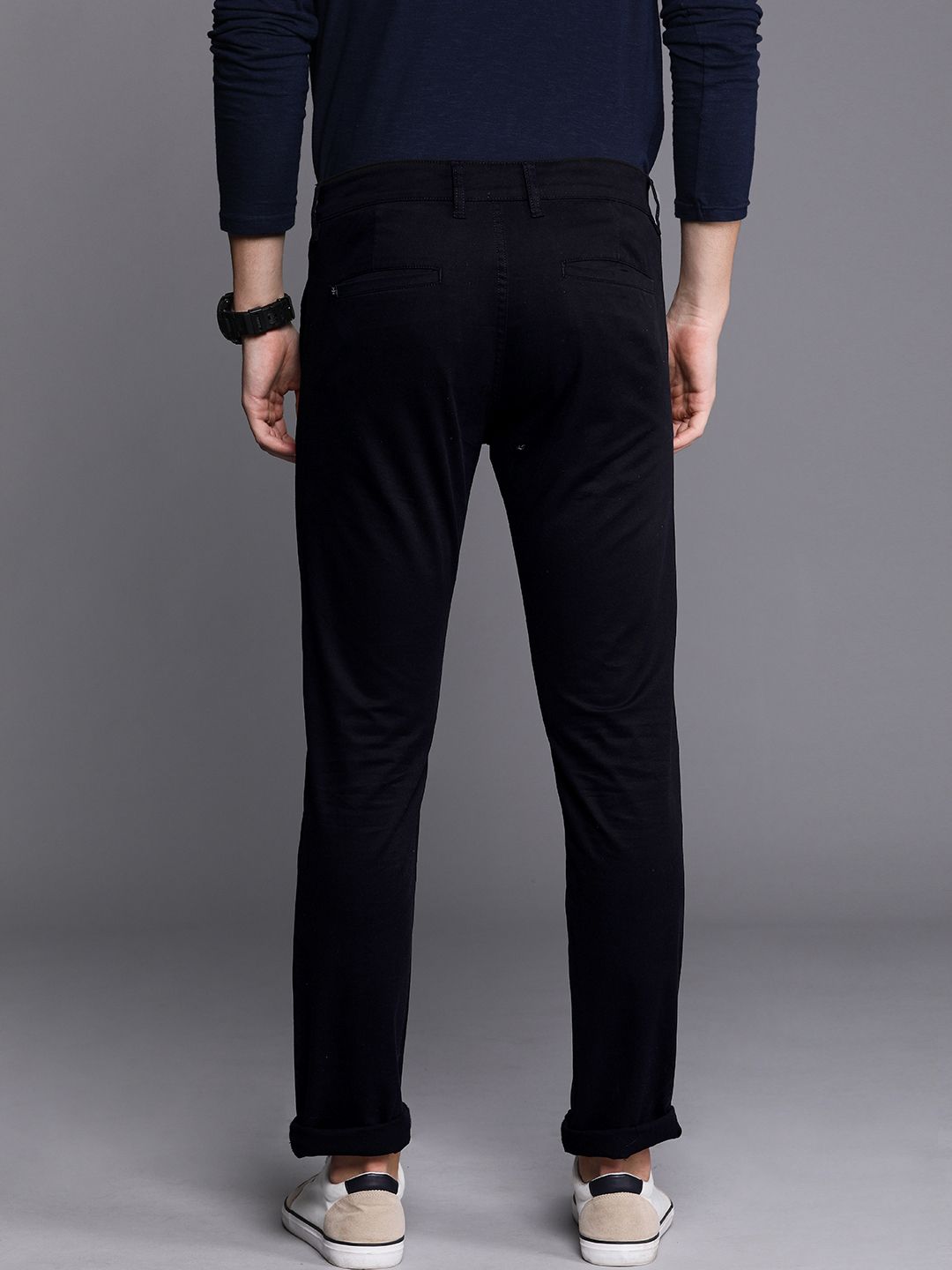 WROGN Men Black Slim Fit Solid Chinos