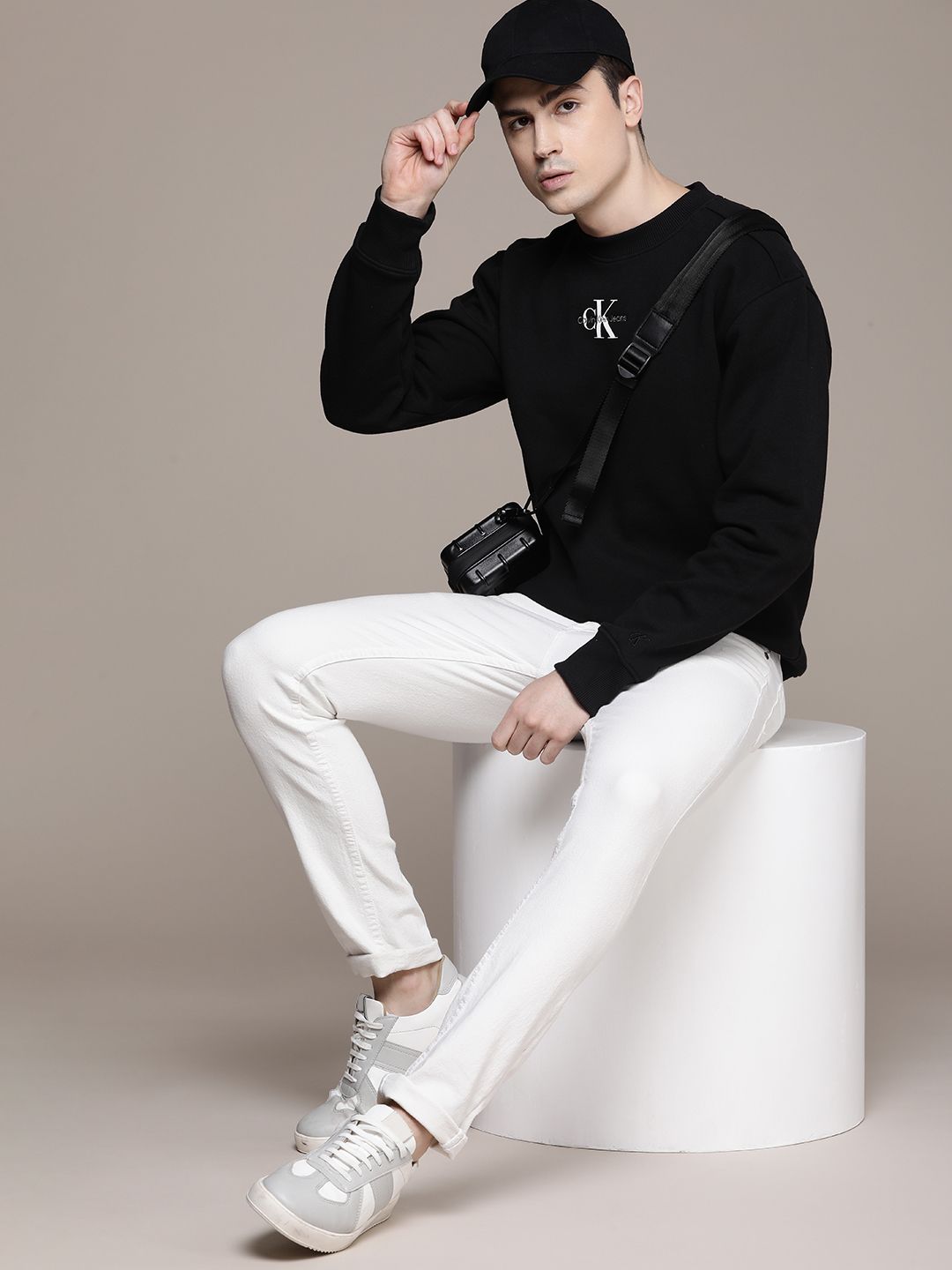  Calvin Klein Jeans Brand Logo Printed Casual Sweatshirt