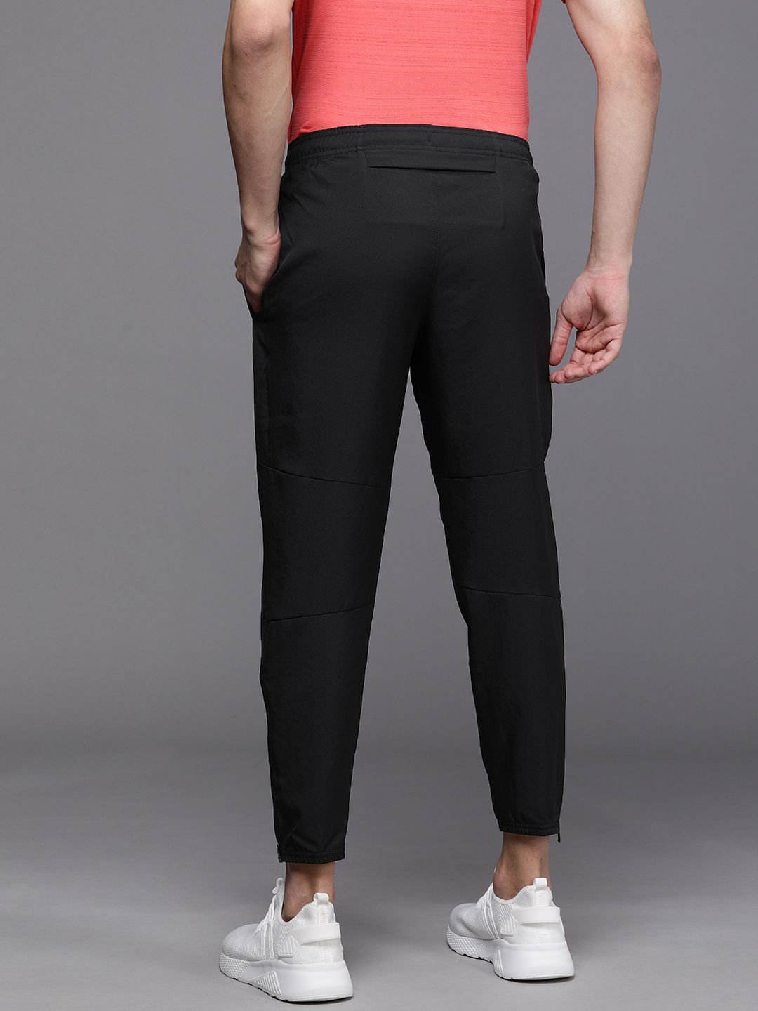  Nike Men Black SolidDri-FIT Challenger Woven Running Pants