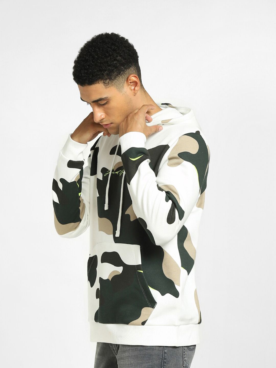  Jack & Jones Men Off White Printed Hooded Sweatshirt