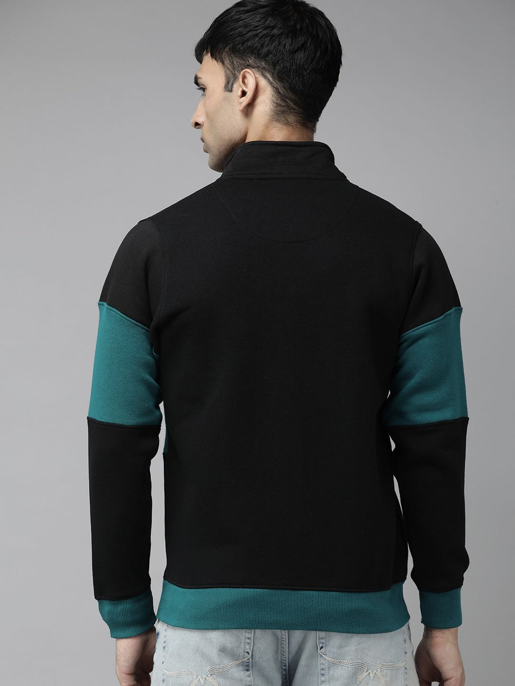  Roadster Men Colourblocked Sweatshirt