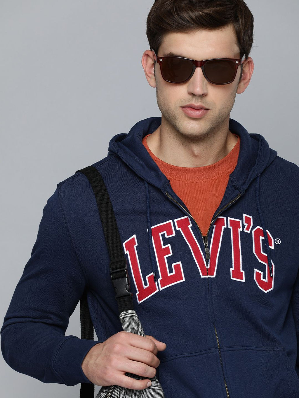  Levis Men Navy Blue Brand Logo Print Pure Cotton Hooded Sweatshirt
