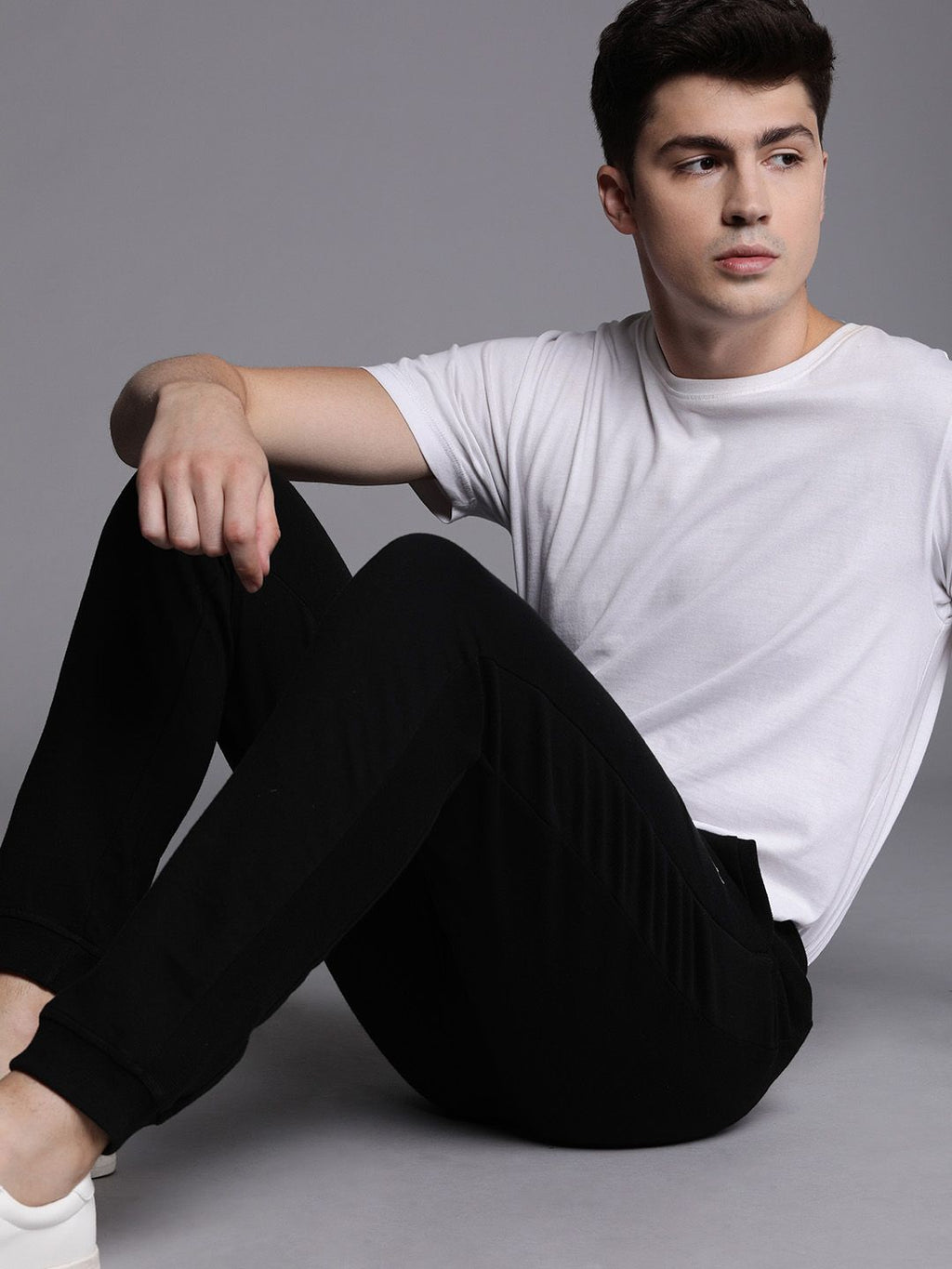  WROGN Men Black Solid Slim Fit Joggers