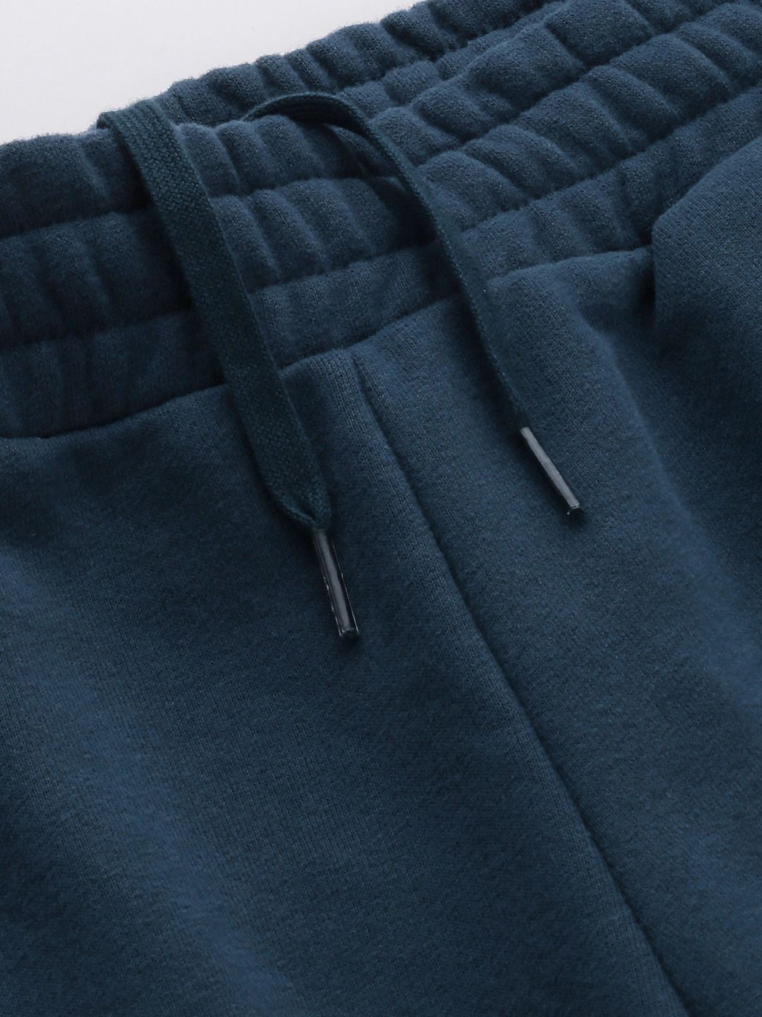  Puma Men Essential ELEVATED Solid Regular Fit Mid-Rise Joggers
