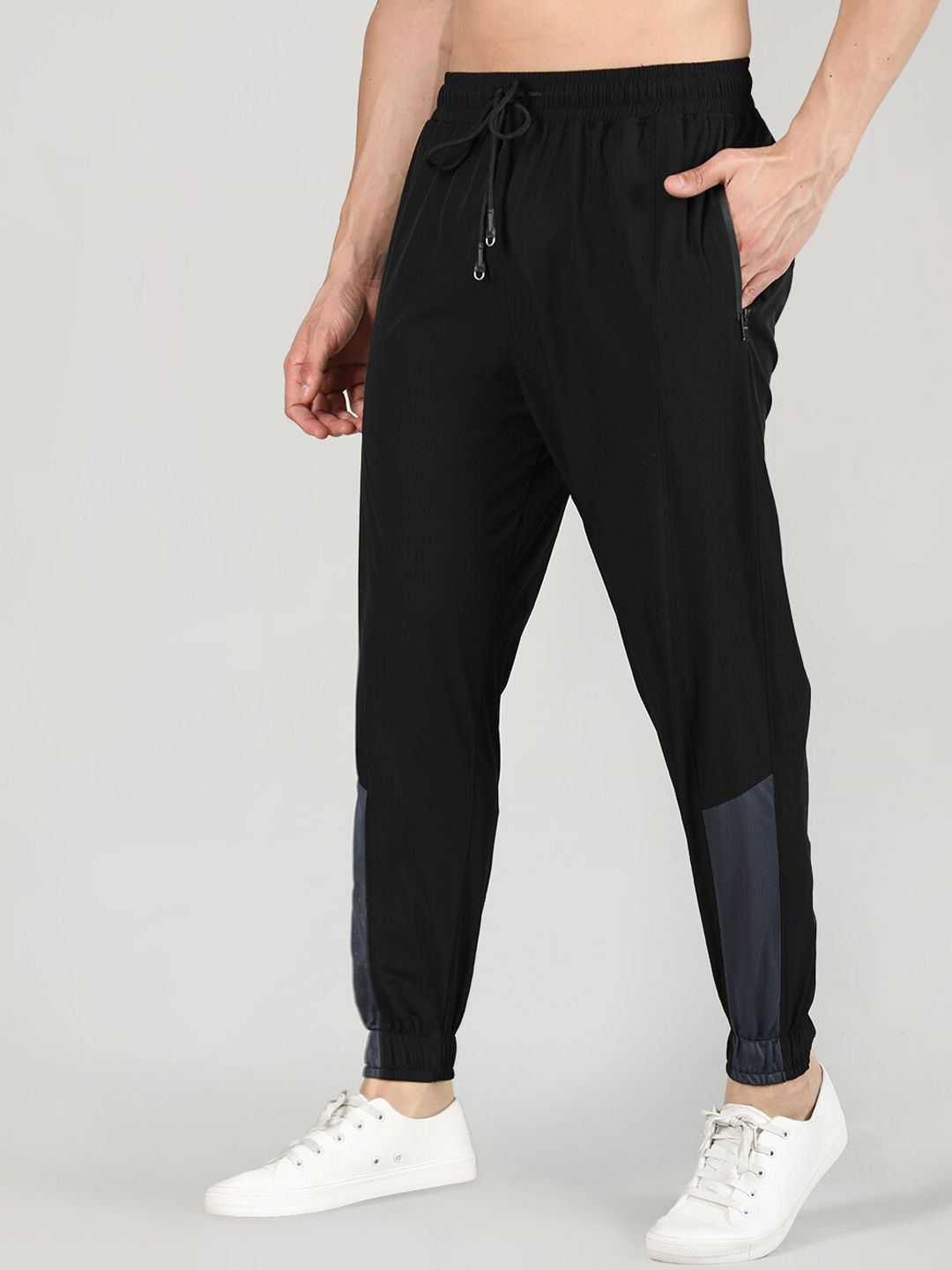  CHKOKKO Men Colourblocked Training Or Gym Sports Mid-Rise Joggers