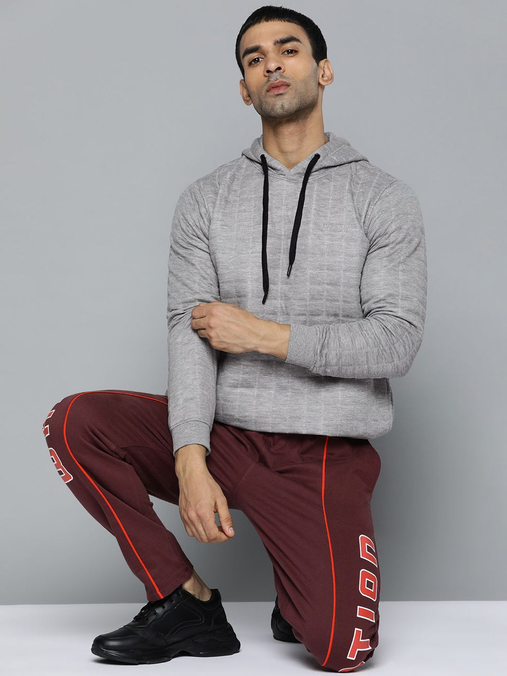  HRX By Hrithik Roshan Lifestyle Men Grey Melange Rapid-Dry Sweatshirt