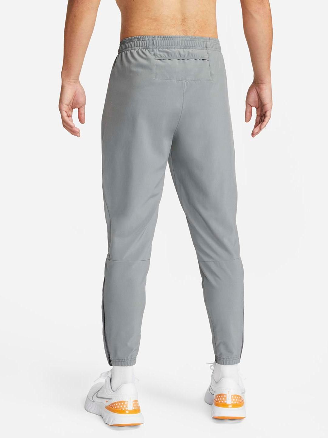  Nike Essential Woven Running Joggers