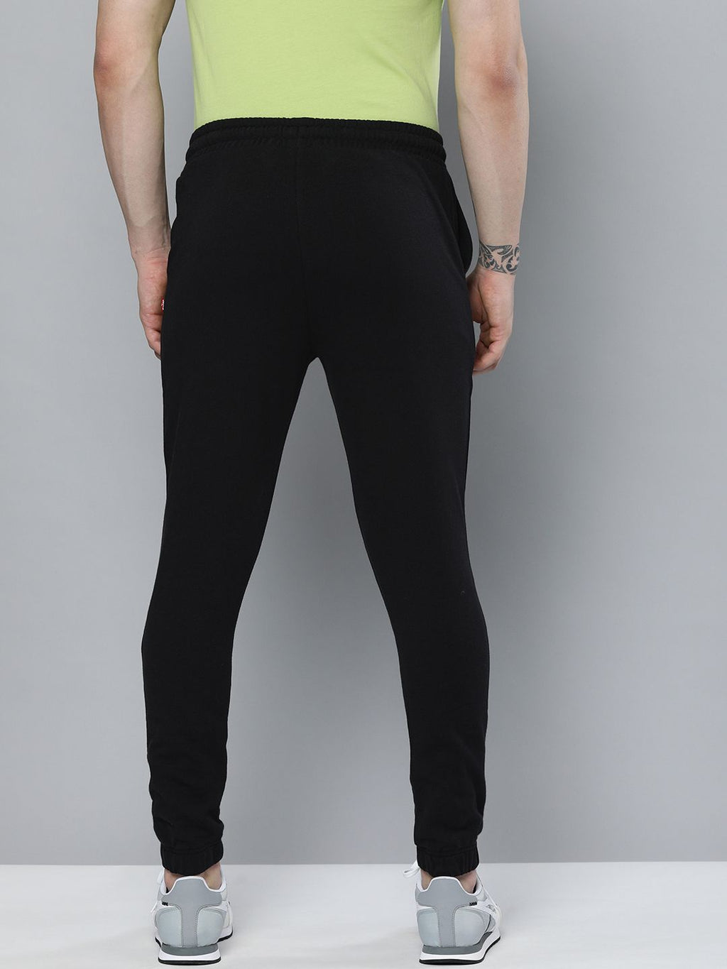  Levis Men Brand Logo Detail Pure Cotton Joggers With Drawstring Closure