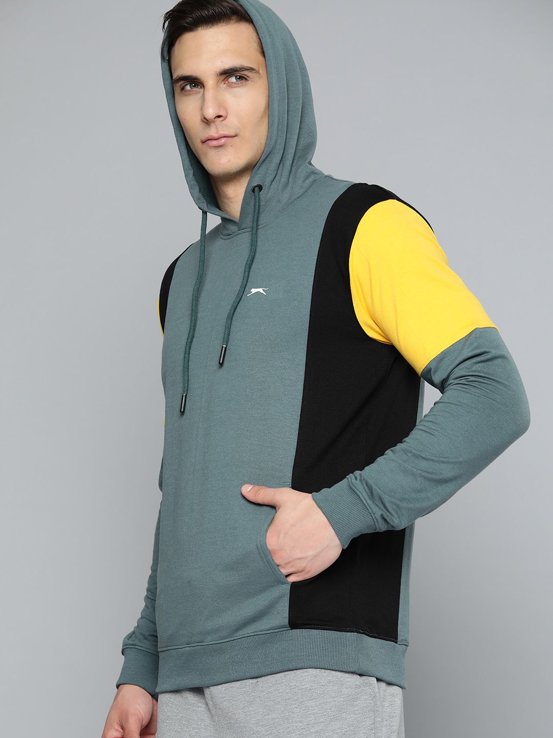  Slazenger Men Grey Colourblocked Hooded Sweatshirt
