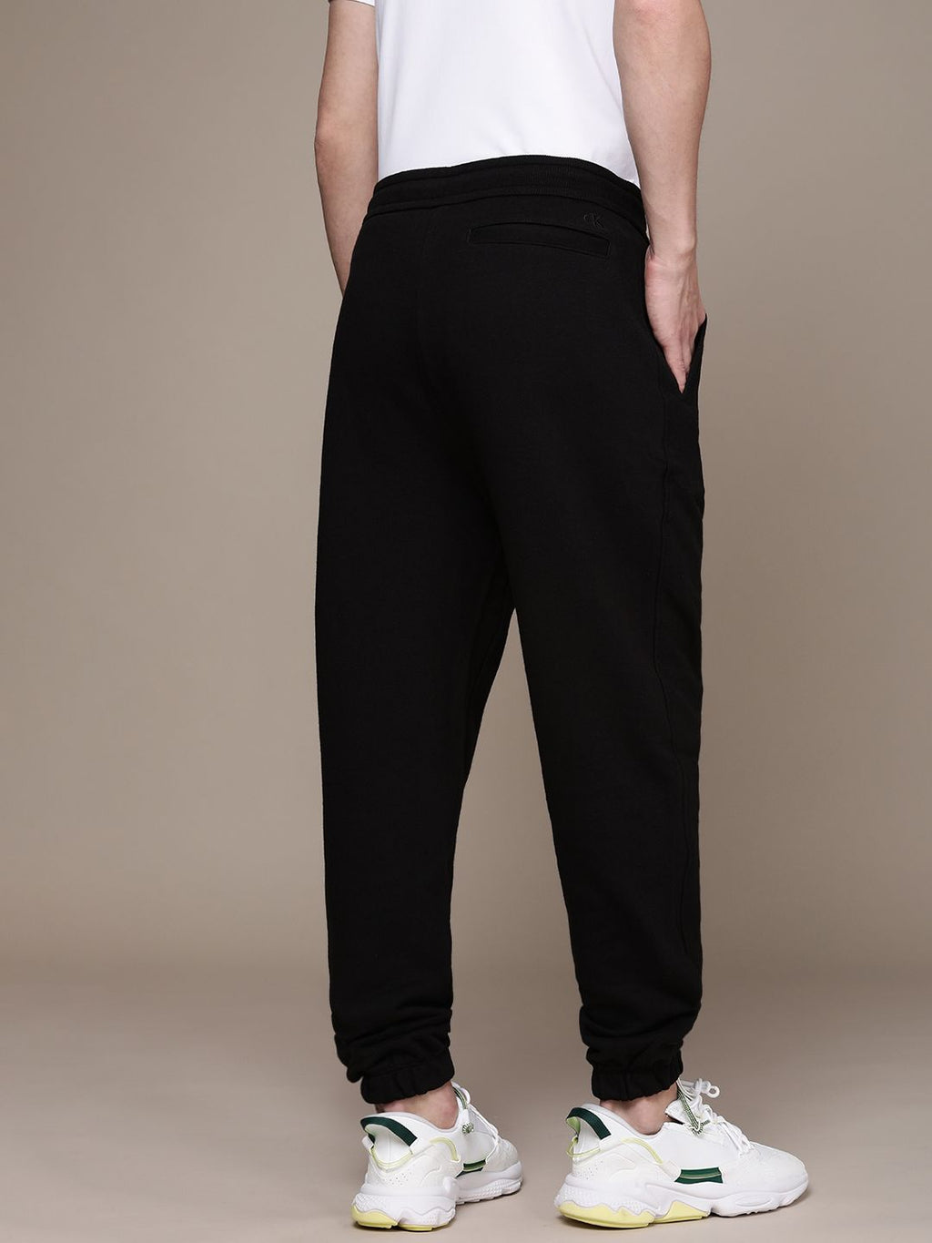  Calvin Klein Jeans Men Black Solid Pure Cotton Joggers