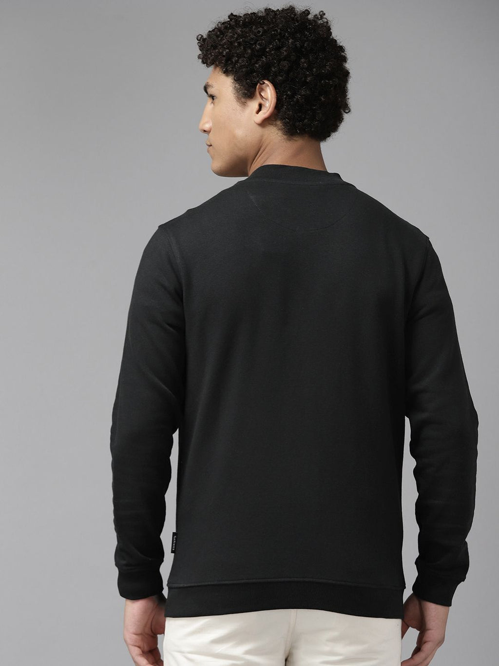  Van Heusen Men Black Solid Sweatshirt