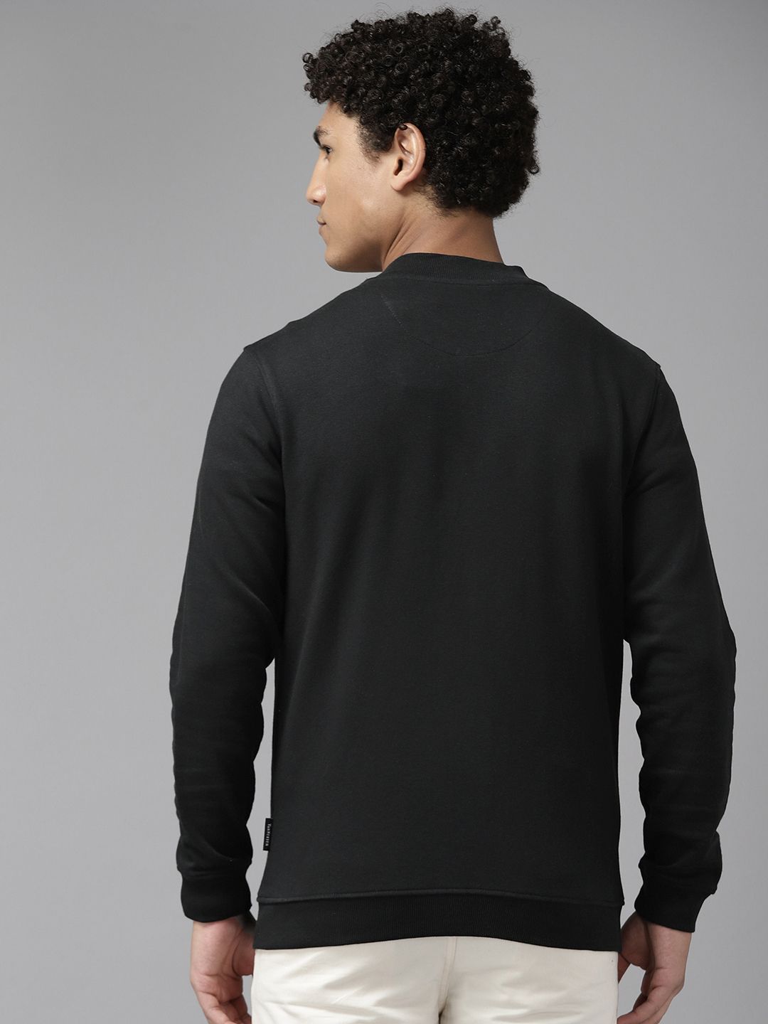  Van Heusen Men Black Solid Sweatshirt