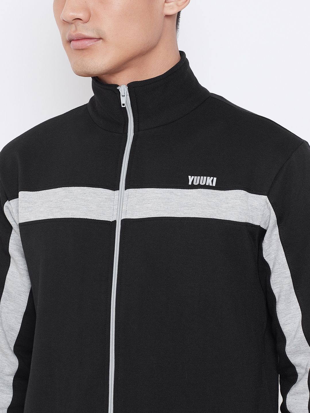  Yuuki Men Black Solid Tracksuit