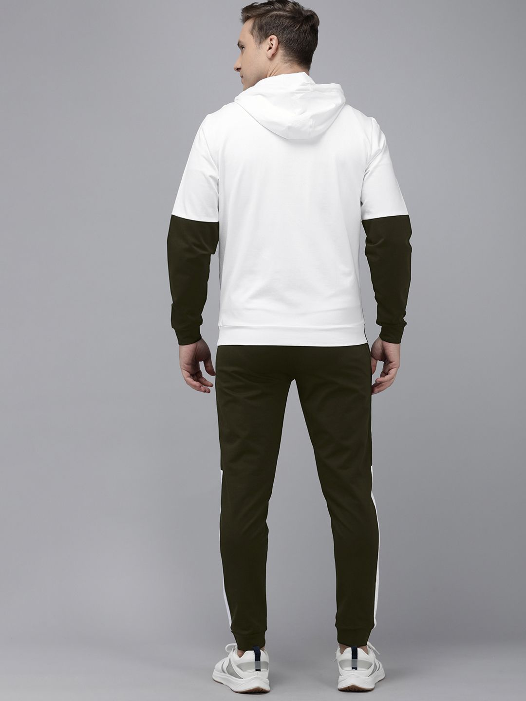  Van Heusen Flex Men Colourblocked Sports Tracksuit
