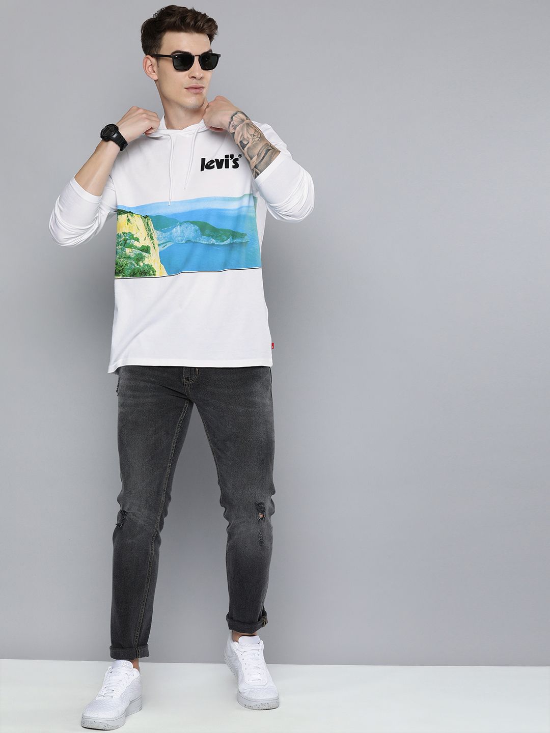  Levis Men White Printed Hooded Sweatshirt