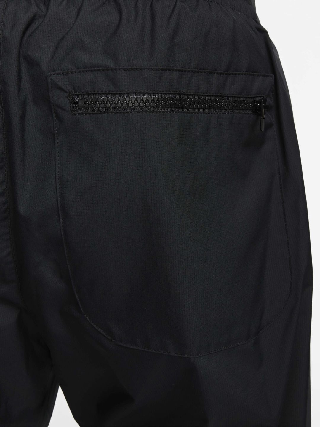  Nike Men Brand Logo Detail Mid-Rise Joggers