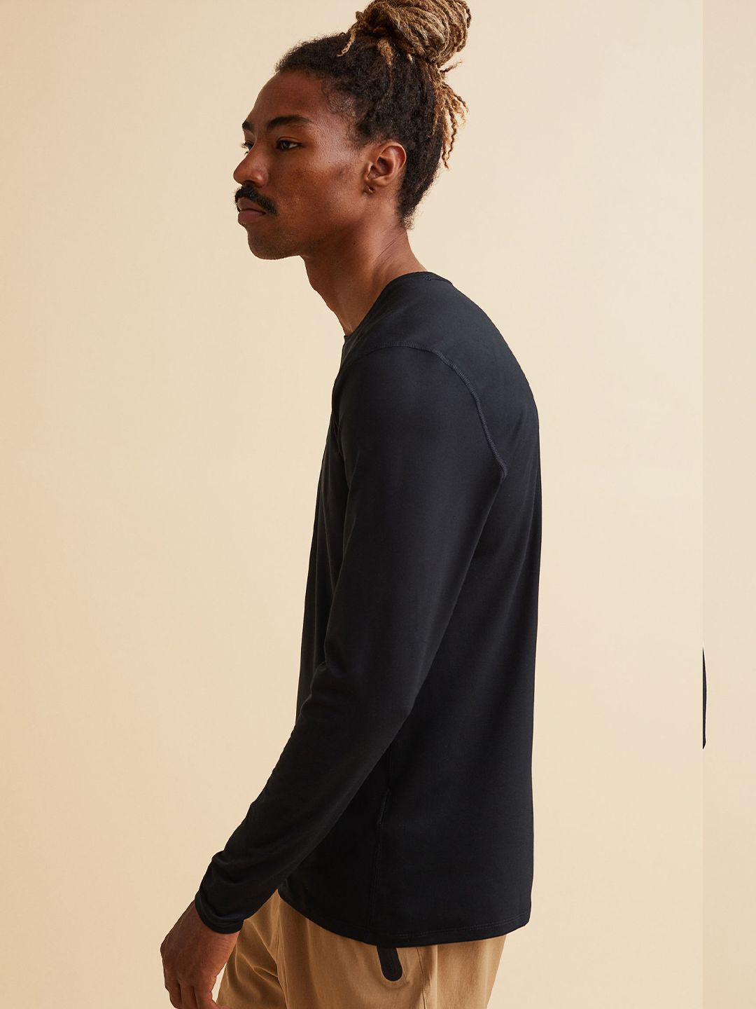 H&M Men Black Solid Slim Fit Fast-Drying Sports Top