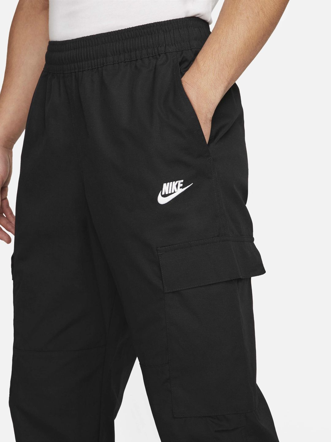  Nike Men Club Logo Printed Woven Cargo Trousers