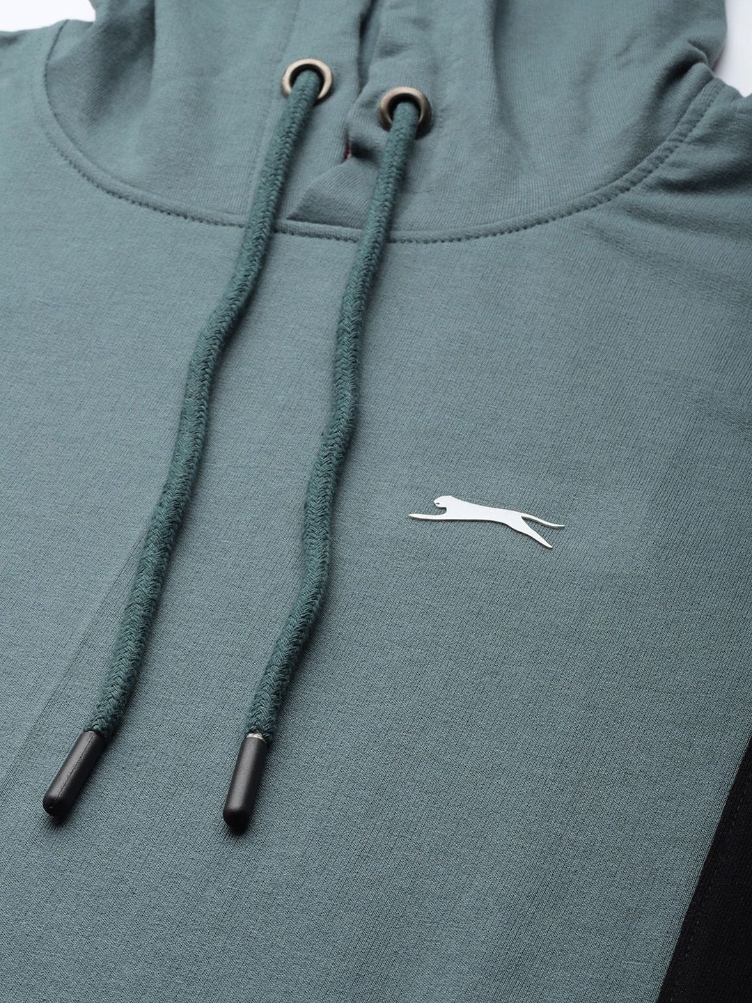  Slazenger Men Grey Colourblocked Hooded Sweatshirt