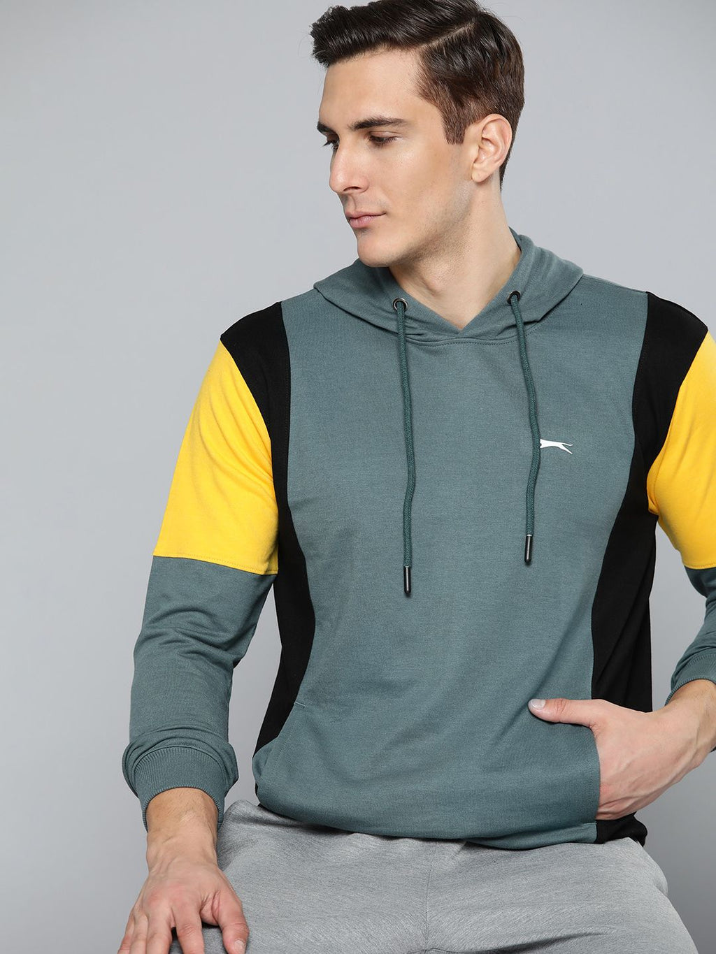  Slazenger Men Grey Colourblocked Hooded Sweatshirt