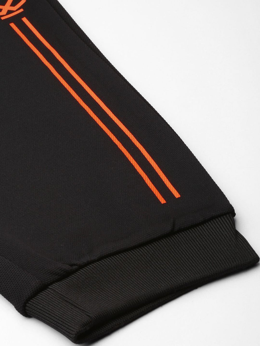  WROGN ACTIVE Men Black Regular Fit Self Design Cropped Joggers