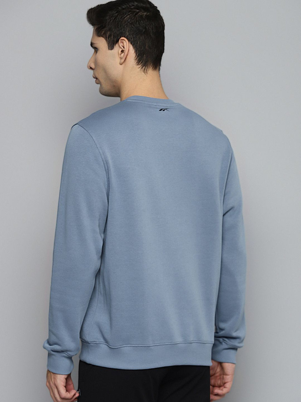  Reebok Men Blue Printed Performance Training Sweatshirt