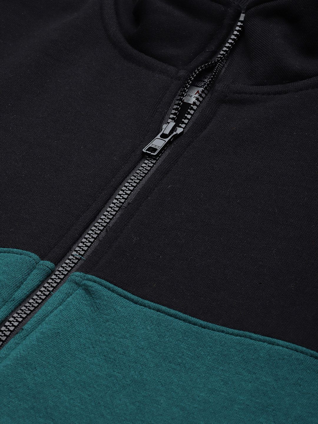  Roadster Men Colourblocked Sweatshirt
