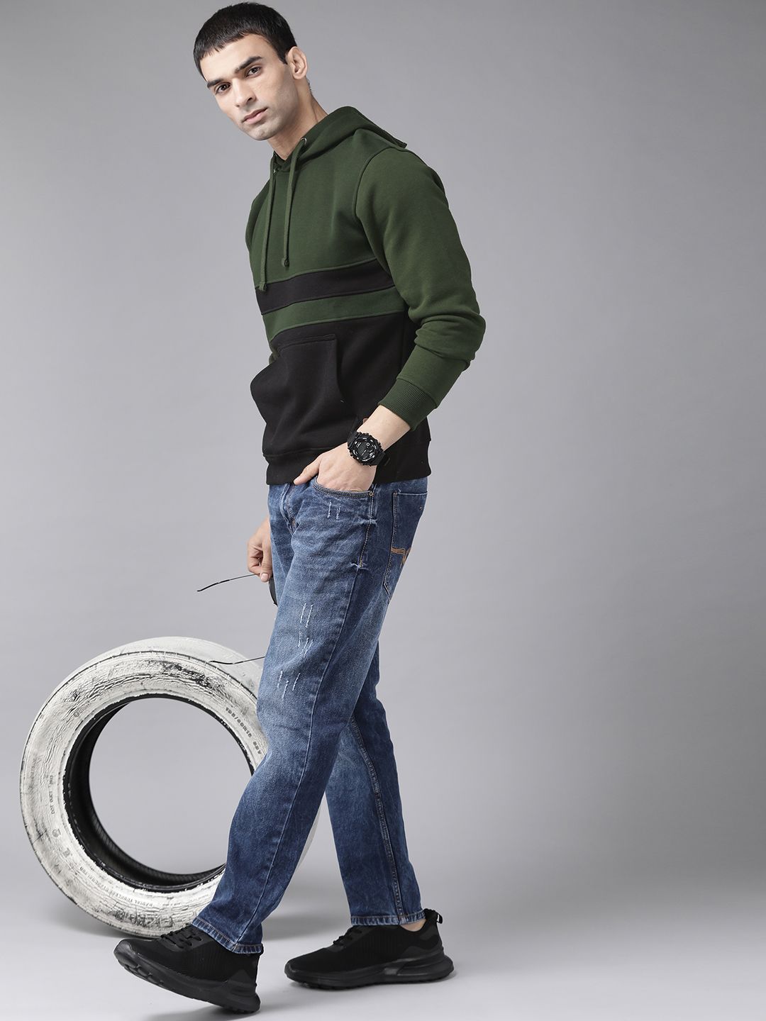  Roadster Men Olive Green & Black Colourblocked Hooded Sweatshirt