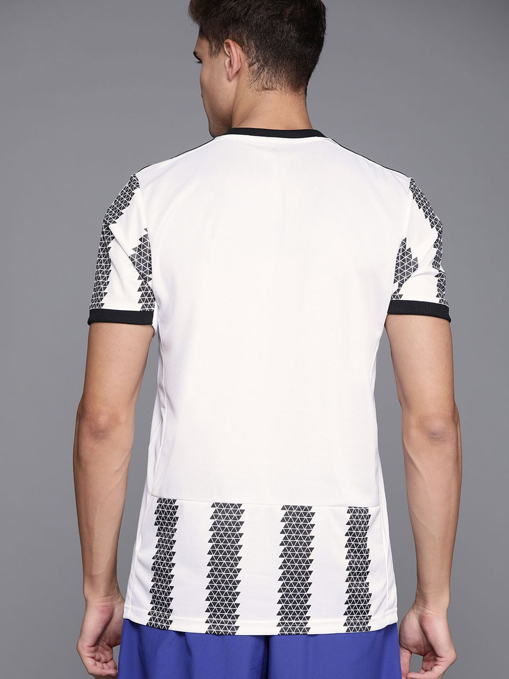  ADIDAS Men White & Black H JSY Geometric Print Aeroready Juventus Football T-shirt