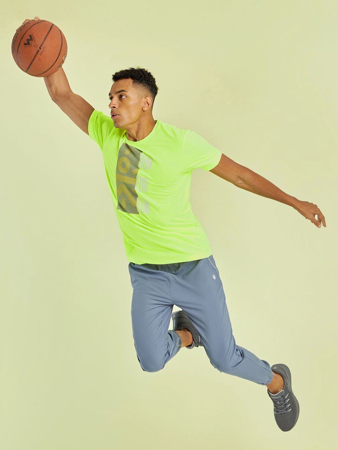  Cultsport Men Fly Dry Running Joggers With Contrast Back Panel