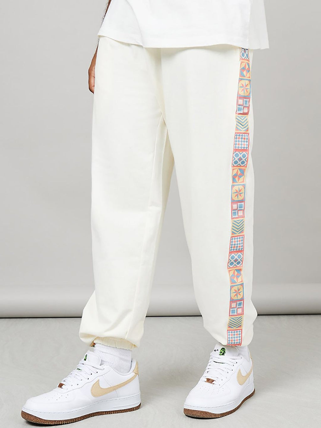  Styli Men Cream Side Printed Motif Relaxed Fit Cotton Joggers