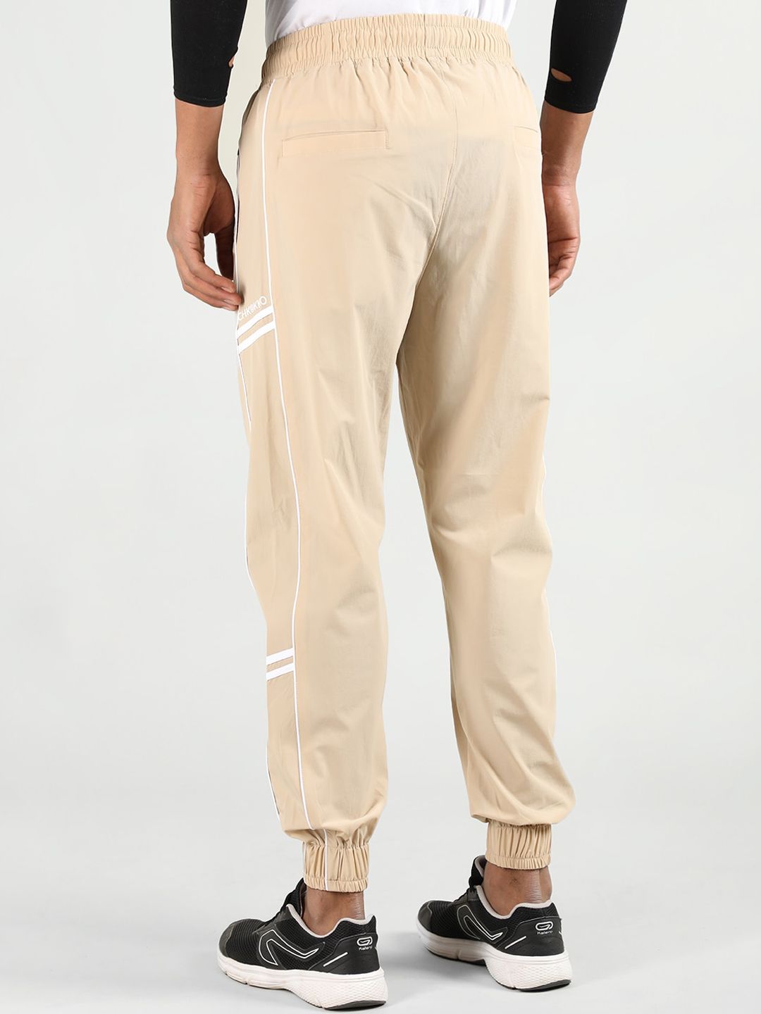  CHKOKKO Men Mid Rise Joggers