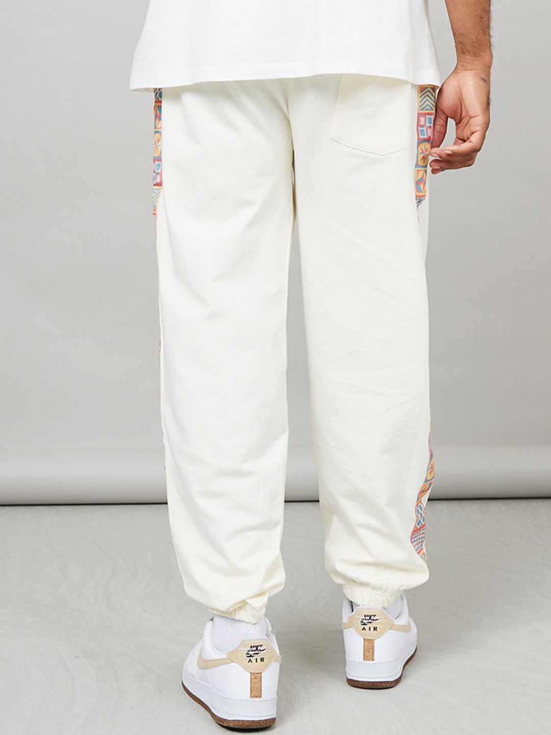 Styli Men Cream Side Printed Motif Relaxed Fit Cotton Joggers