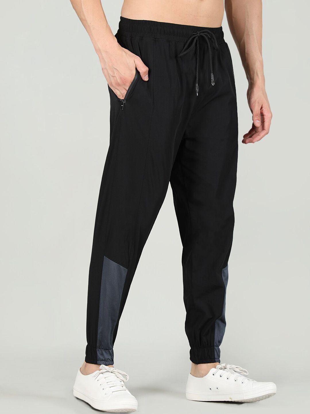  CHKOKKO Men Colourblocked Training Or Gym Sports Mid-Rise Joggers
