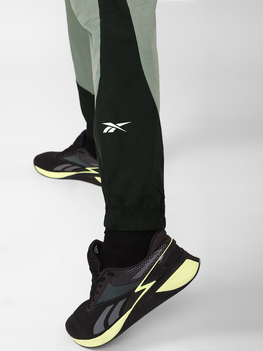  Reebok Men Train Woven Track Pants