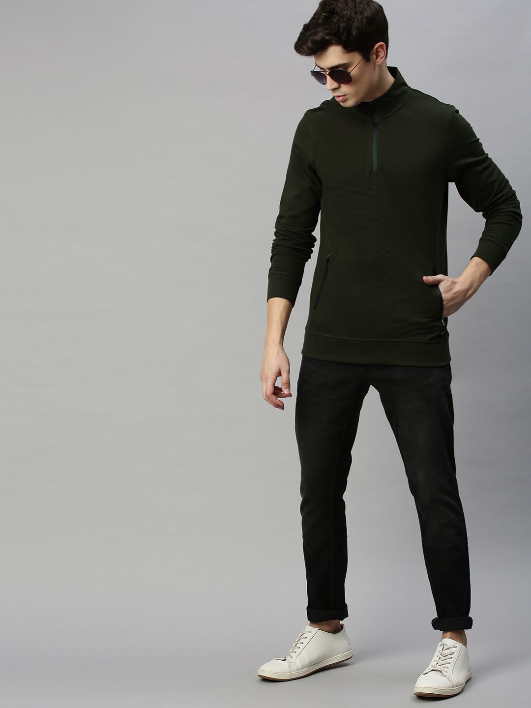  WROGN Men Olive Green Solid Slim Fit Sweatshirt