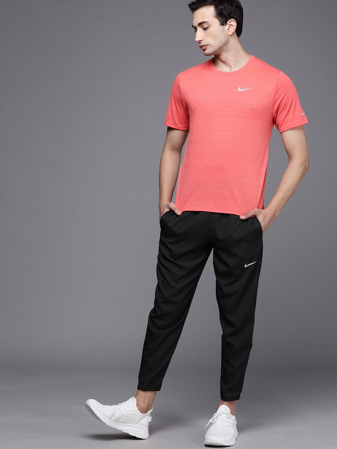  Nike Men Black SolidDri-FIT Challenger Woven Running Pants