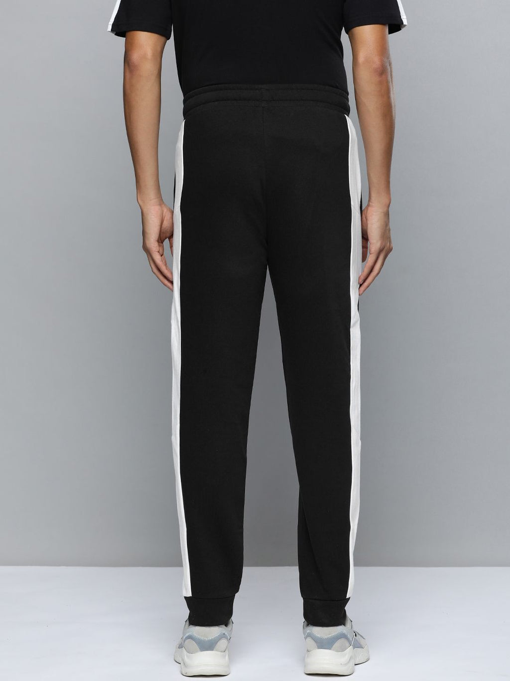  Puma Men DYNA-MIX Dry Cell Colourblocked Regular Fit Joggers