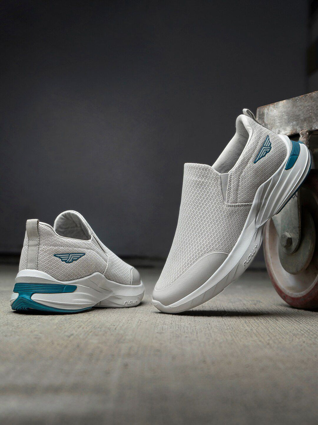  Red Tape Men Mesh Non-Marking Walking Shoes