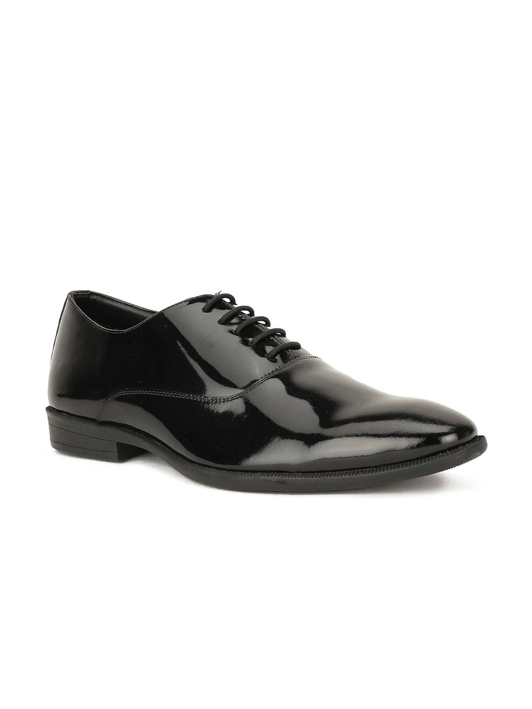  Bata Men Round Toe Formal Oxfords