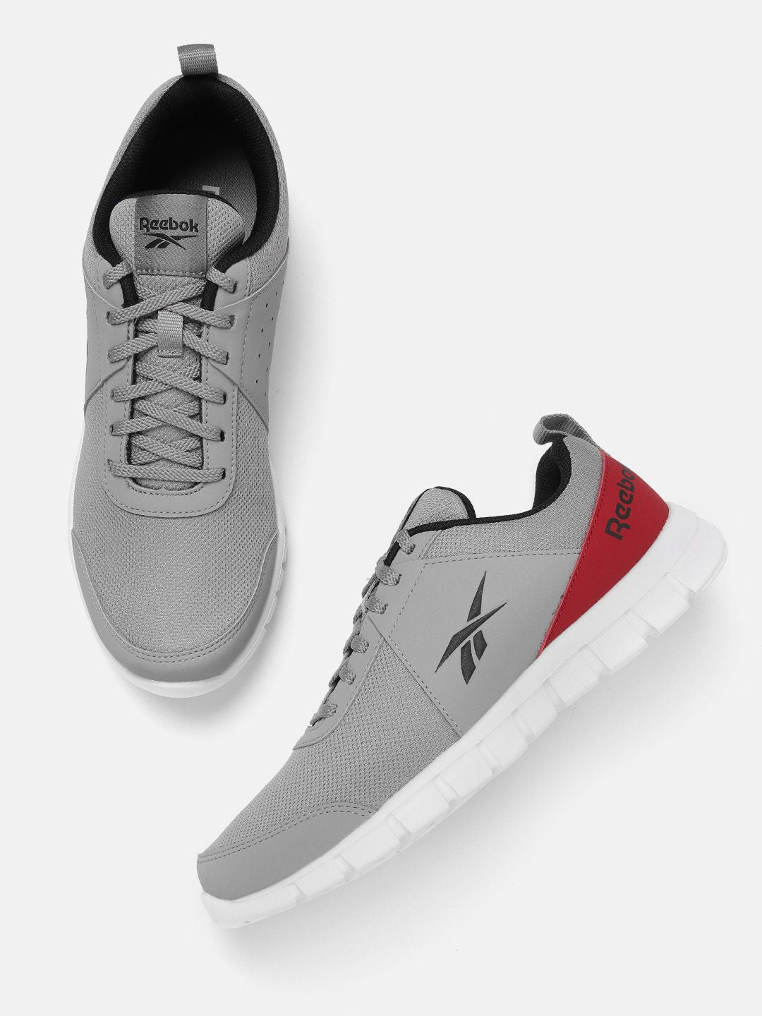  Reebok Men Woven Design Traveller LP Running Shoes