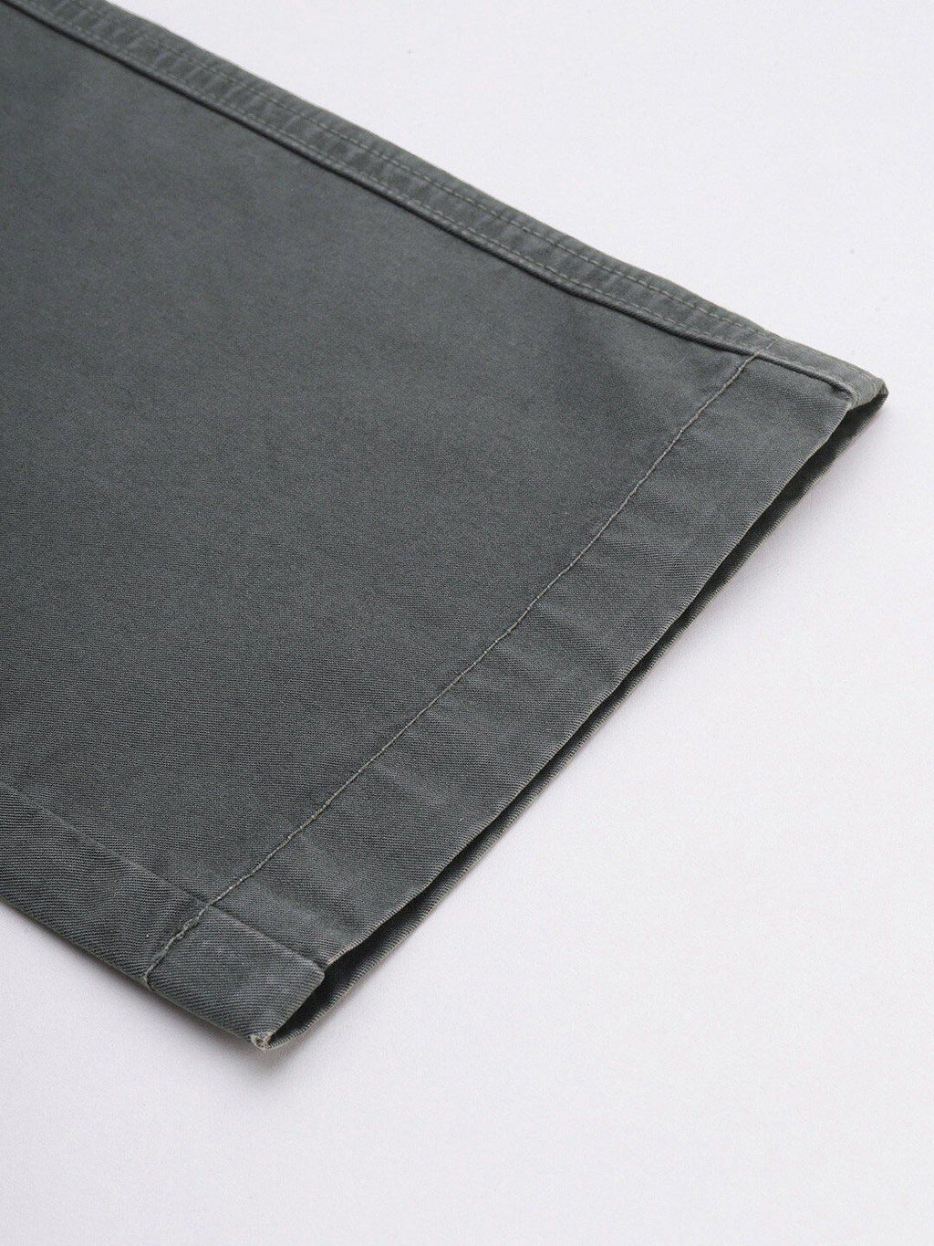  IVOC Men Grey Slim Fit Cotton Cargos Trousers