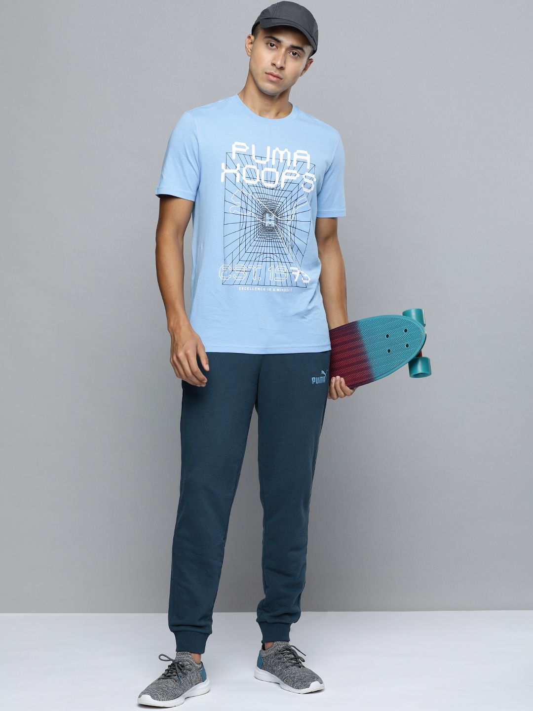  Puma Men Essential ELEVATED Solid Regular Fit Mid-Rise Joggers