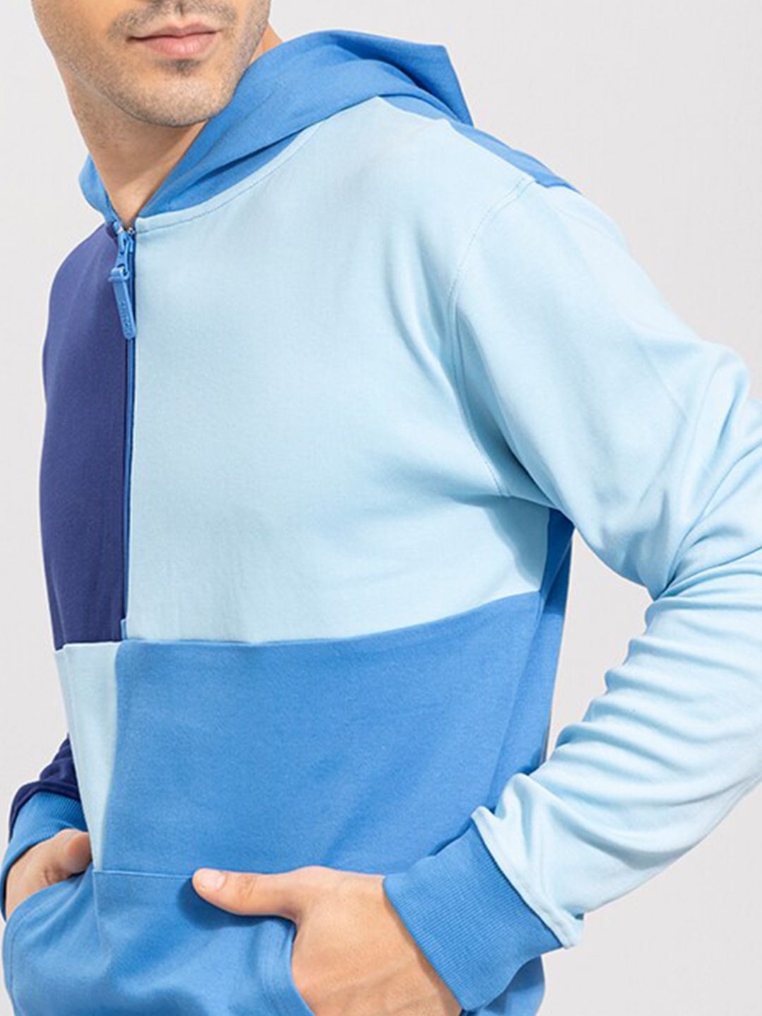  Snitch Men Blue Colourblocked Hooded Cotton Sweatshirt