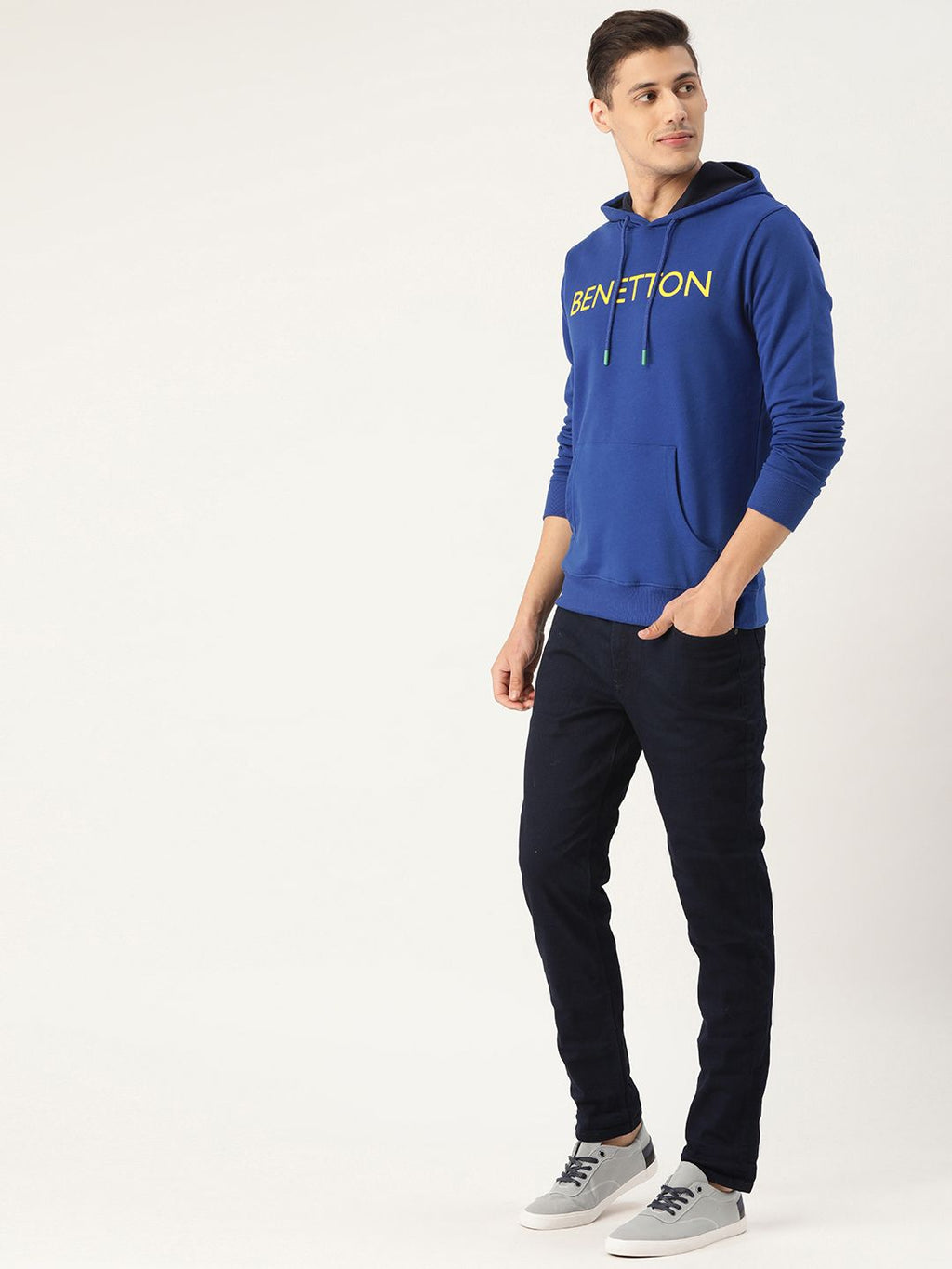  United Colors Of Benetton Men Blue Solid Hooded Sweatshirt