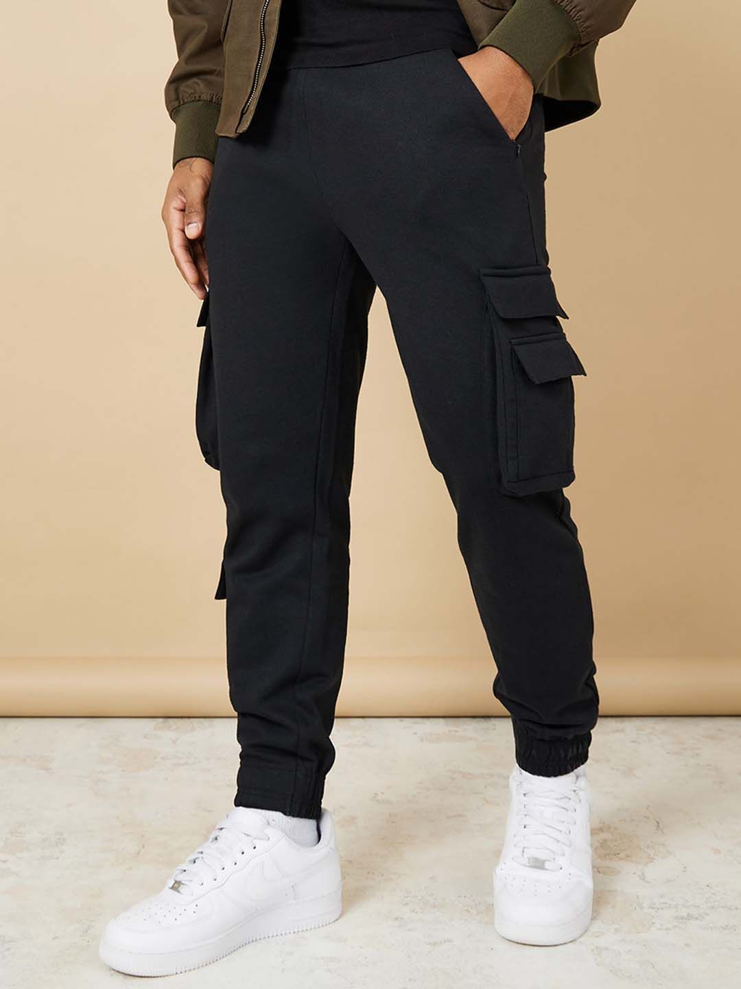  Styli Men Solid Relaxed Fit Cotton Joggers With Zipper Pockets