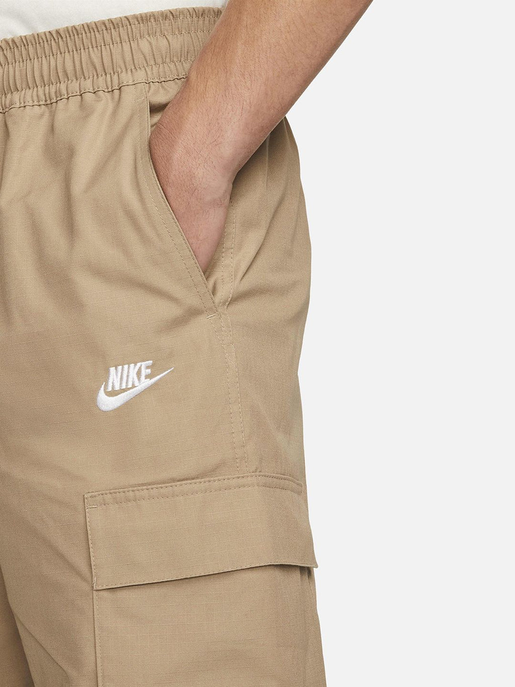  Nike Men Club Logo Printed Woven Cargo Track Pants
