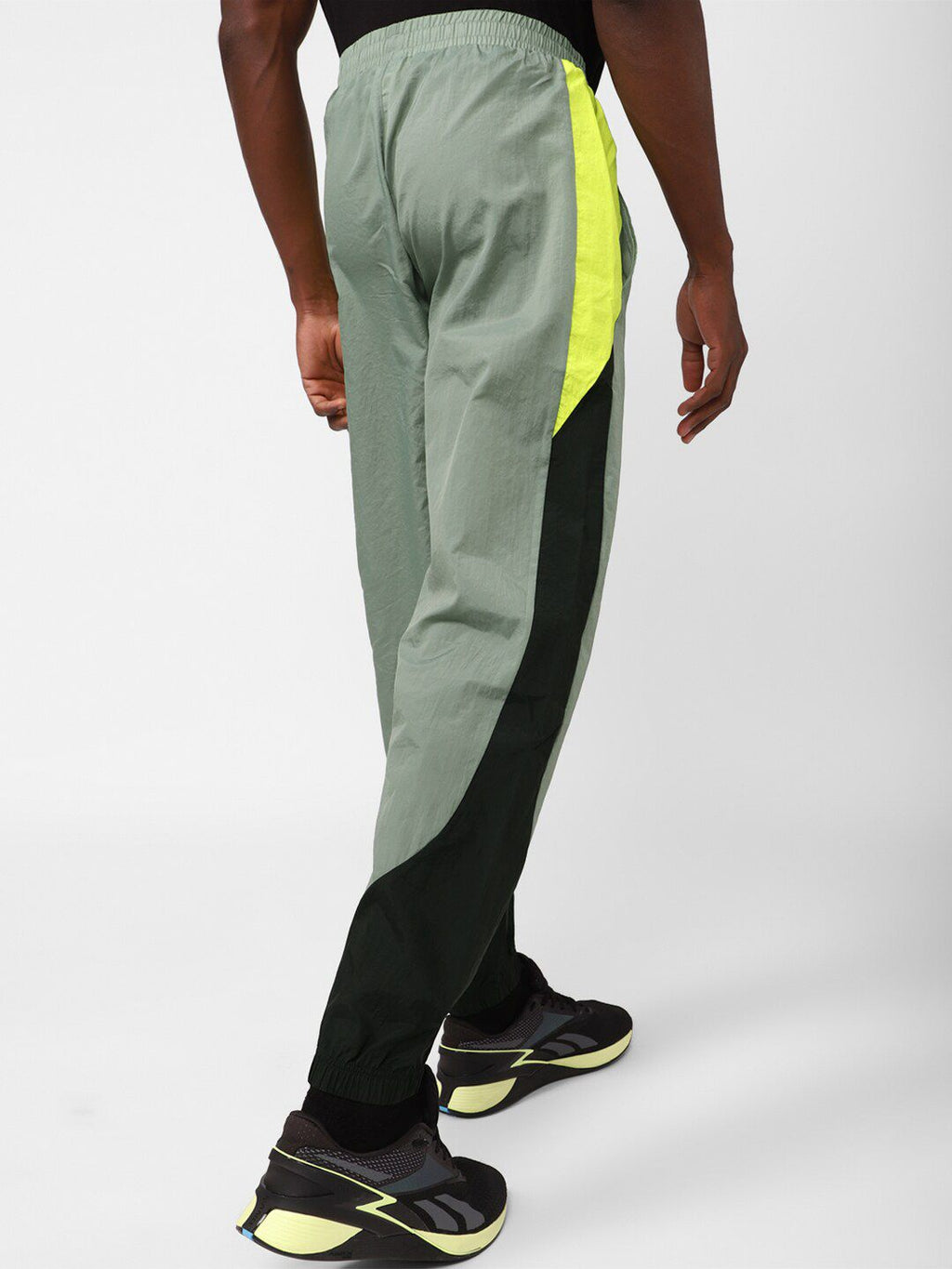  Reebok Men Train Woven Track Pants